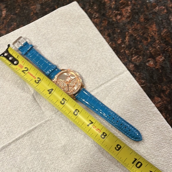 Women’s Big Round Face Watch With Rhinestone Butterfly Set Inside - Picture 10 of 10